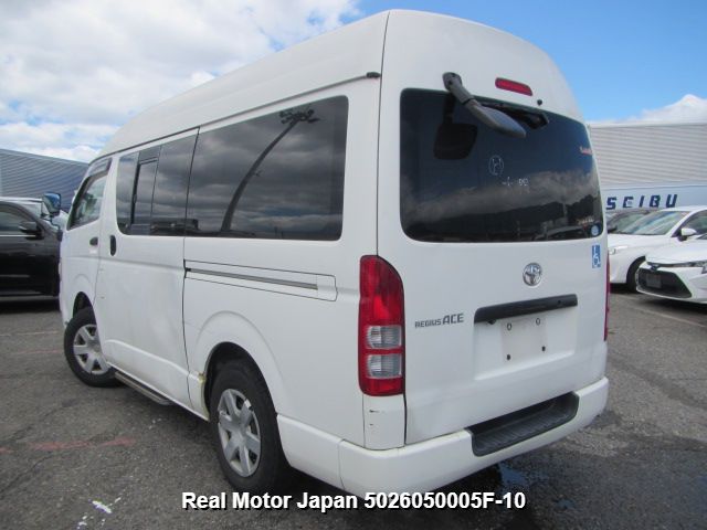 2010 TOYOTA REGIUS ACE thumbnail 3
