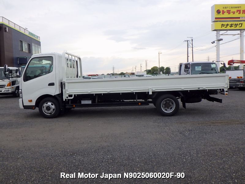 2019 TOYOTA DYNA thumbnail 4