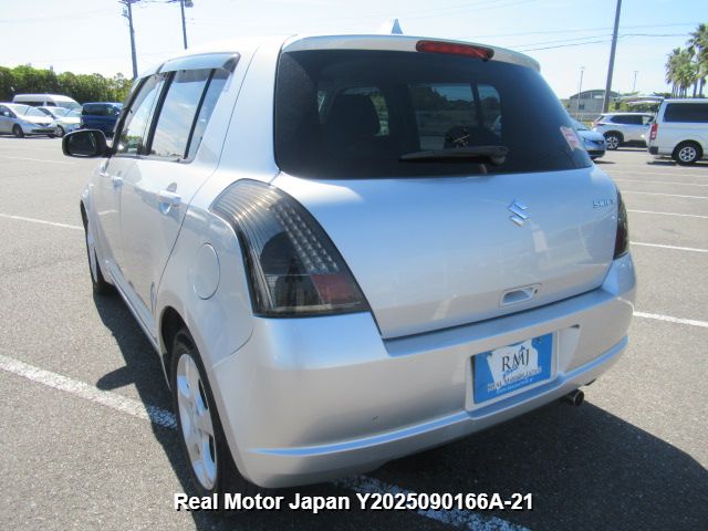 2004 SUZUKI SWIFT thumbnail 3