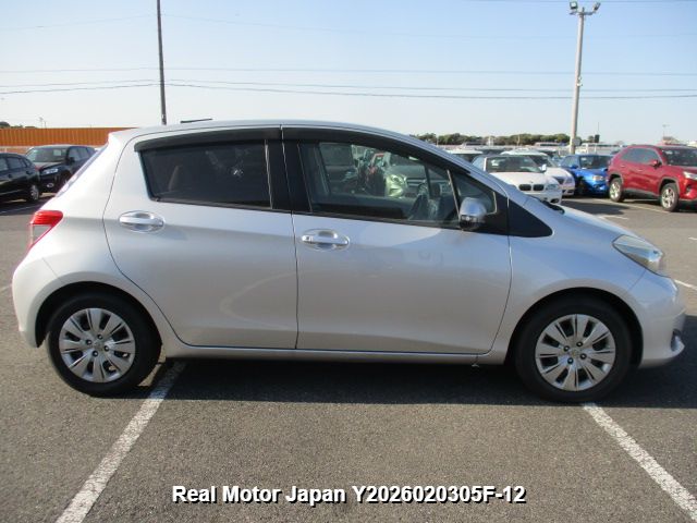 2012 TOYOTA VITZ thumbnail 4