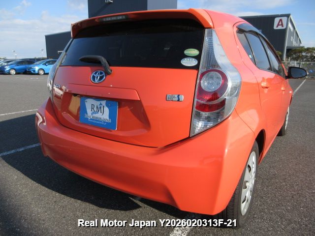 2013 TOYOTA AQUA thumbnail 4