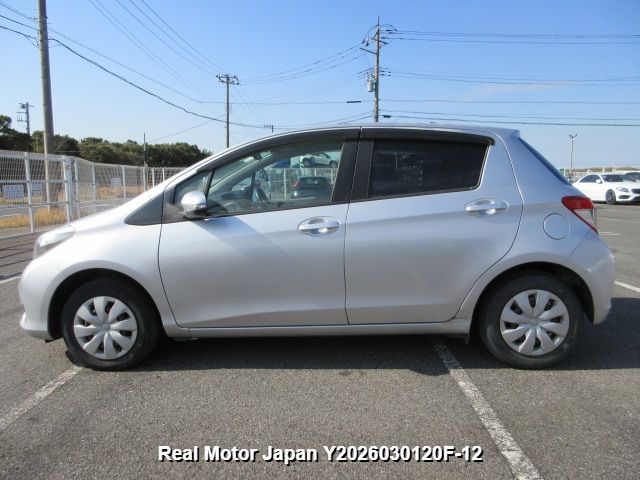 2011 TOYOTA VITZ thumbnail 3