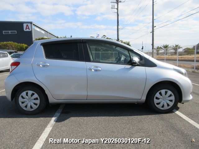 2011 TOYOTA VITZ thumbnail 4