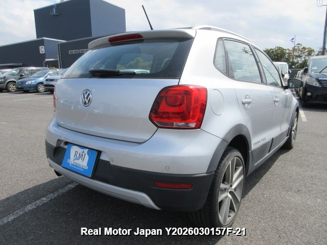2011 VOLKSWAGEN CROSS POLO thumbnail 4