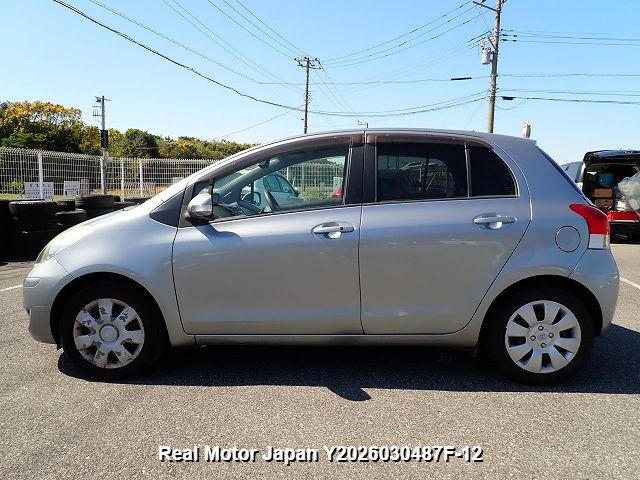 2009 TOYOTA VITZ thumbnail 3