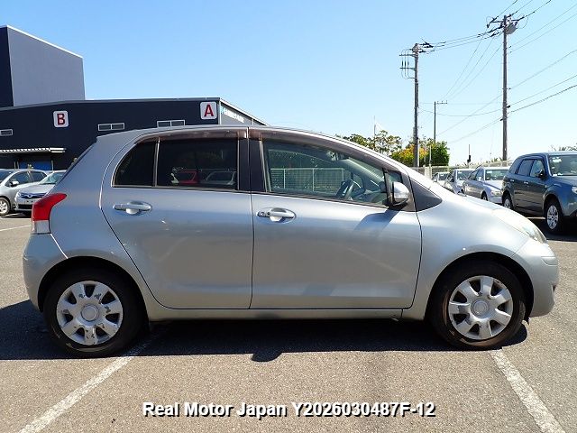 2009 TOYOTA VITZ thumbnail 4