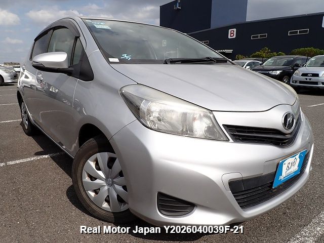 2012 TOYOTA VITZ thumbnail 2