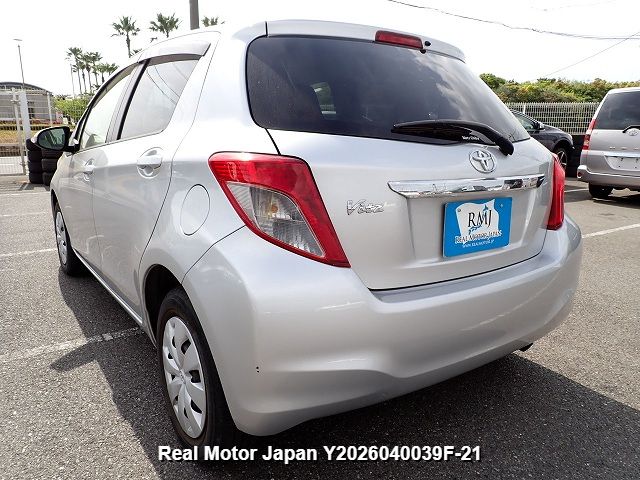 2012 TOYOTA VITZ thumbnail 3