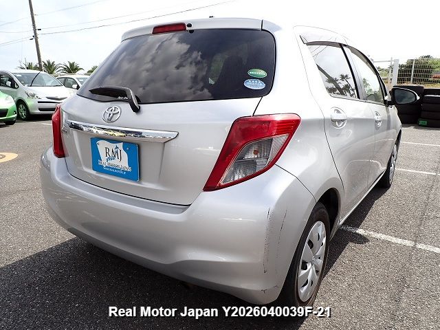 2012 TOYOTA VITZ thumbnail 4