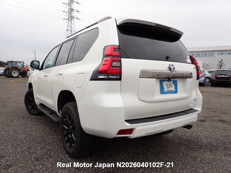 2021 TOYOTA LAND CRUISER PRADO thumbnail 3