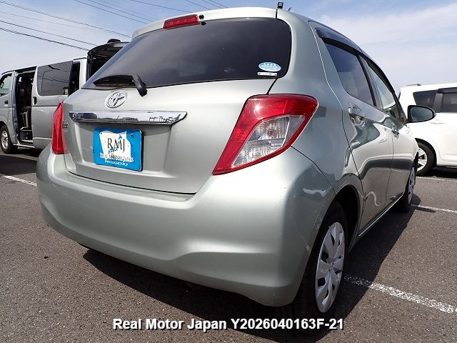 2012 TOYOTA VITZ thumbnail 4