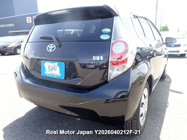 2013 TOYOTA AQUA thumbnail 3