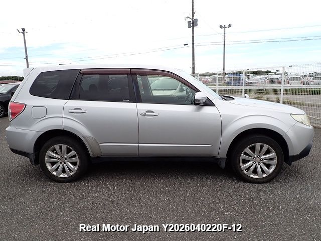 2011 SUBARU FORESTER thumbnail 4