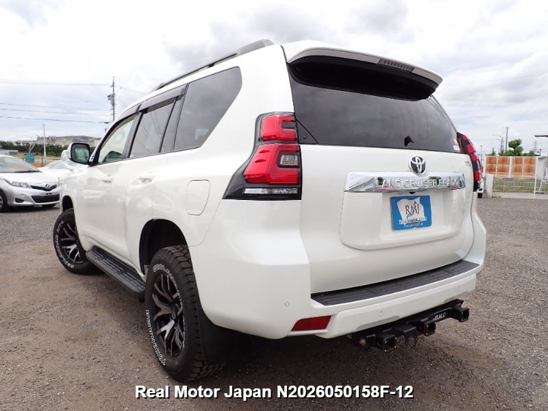 2021 TOYOTA LAND CRUISER PRADO thumbnail 3