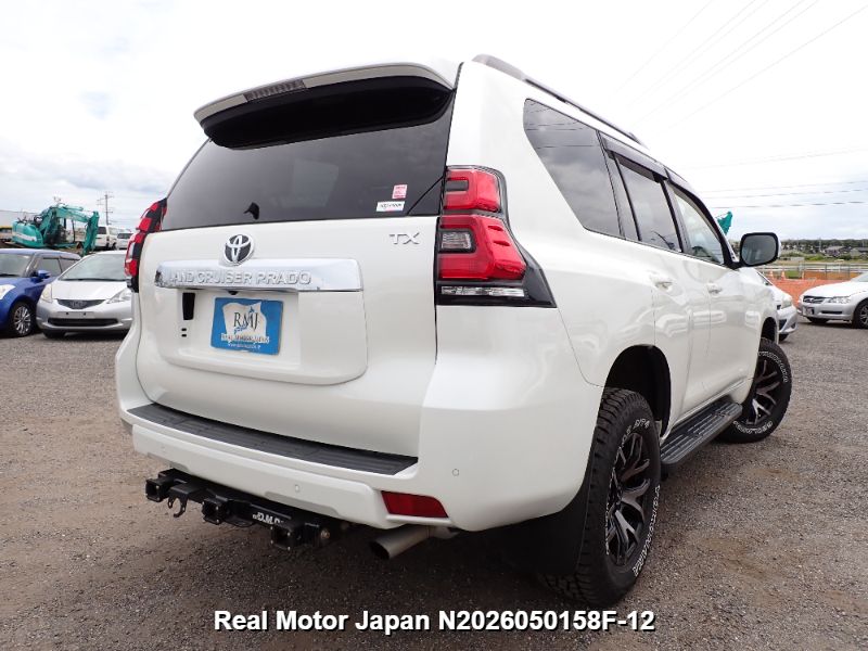 2021 TOYOTA LAND CRUISER PRADO thumbnail 4