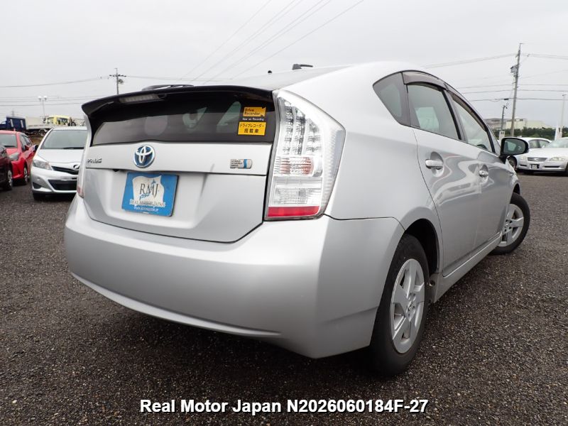 2011 TOYOTA PRIUS thumbnail 4