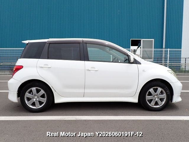2004 TOYOTA IST thumbnail 4