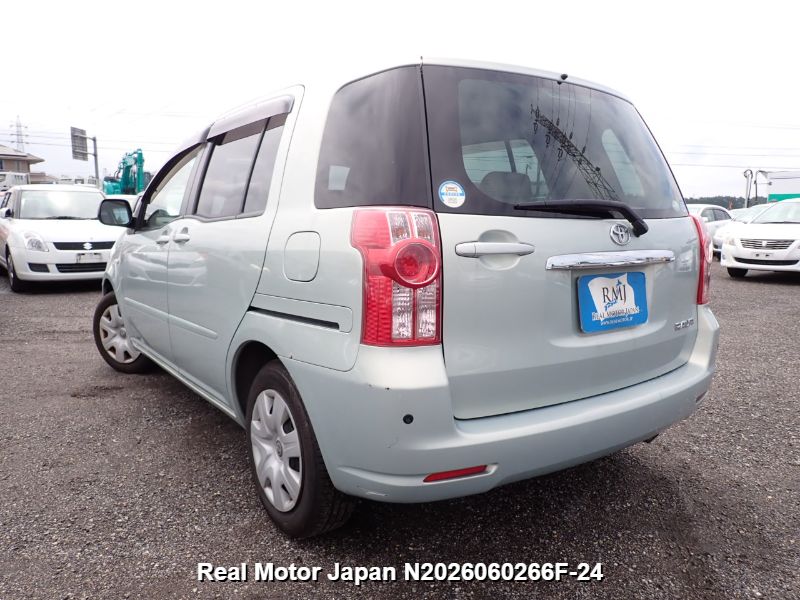 2011 TOYOTA RAUM thumbnail 3
