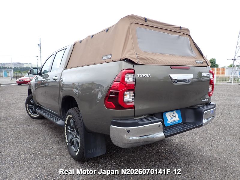 2022 TOYOTA HILUX thumbnail 3