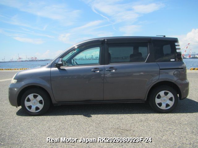 2010 TOYOTA SIENTA thumbnail 3
