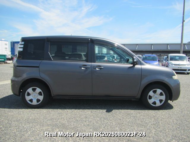 2010 TOYOTA SIENTA thumbnail 4