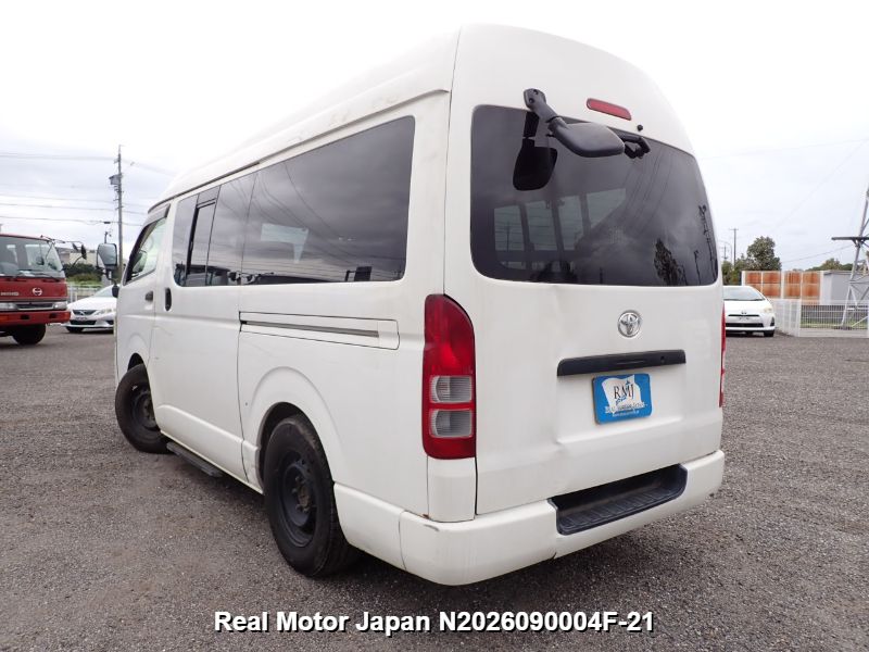 2011 TOYOTA HIACE VAN thumbnail 3