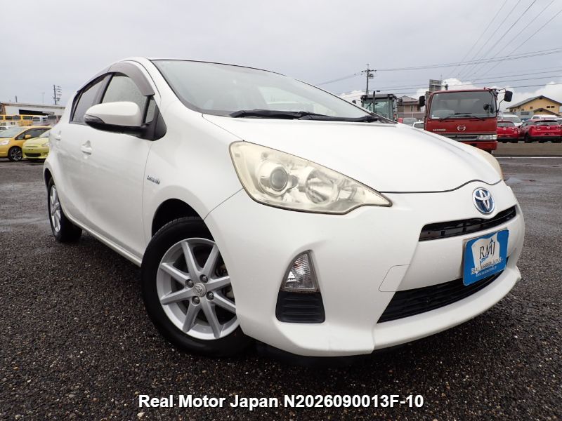 2012 TOYOTA AQUA thumbnail 2