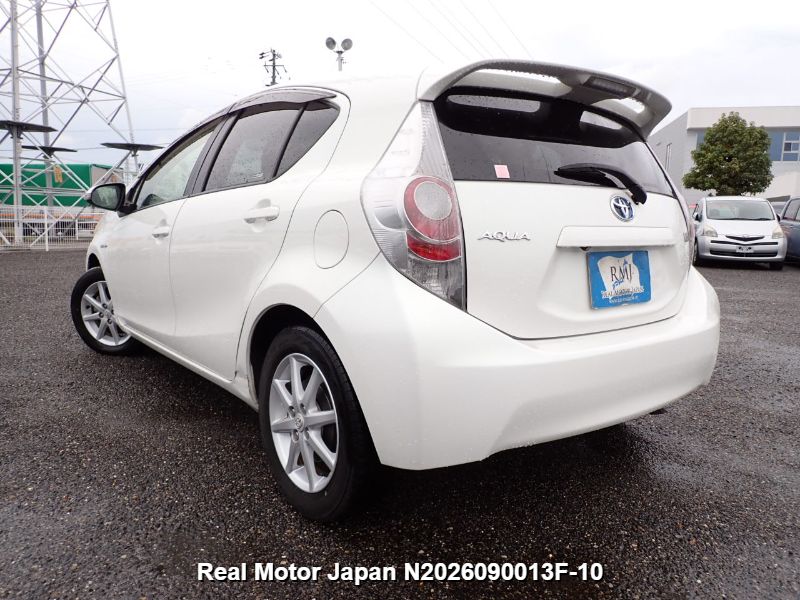 2012 TOYOTA AQUA thumbnail 3