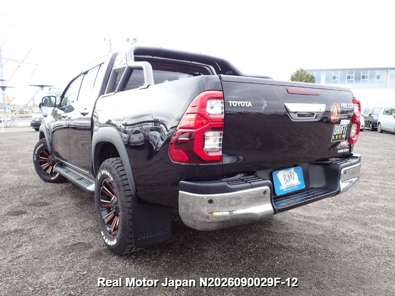 2020 TOYOTA HILUX thumbnail 3