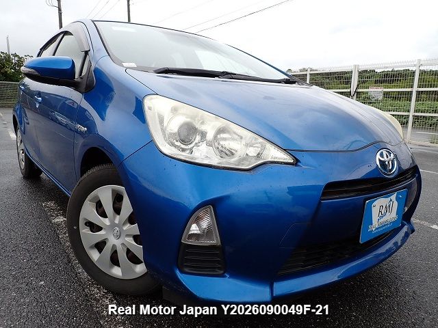 2013 TOYOTA AQUA thumbnail 2