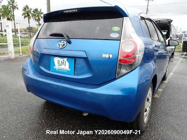 2013 TOYOTA AQUA thumbnail 4