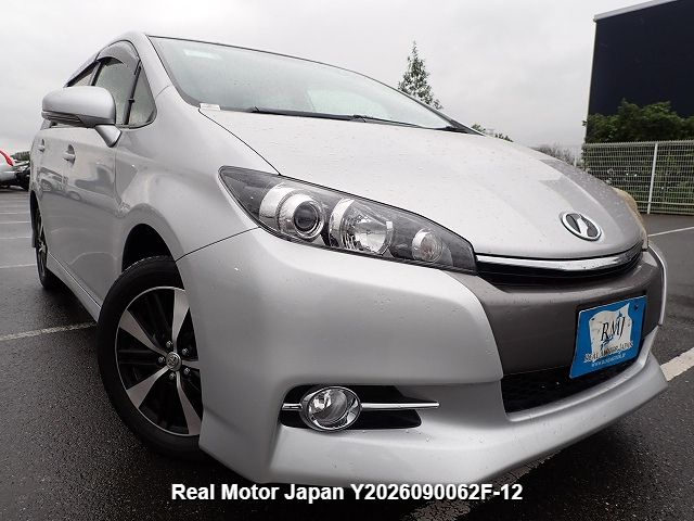 2015 TOYOTA WISH thumbnail 2