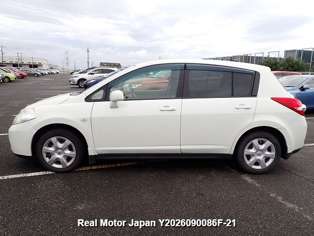 2011 NISSAN TIIDA thumbnail 3