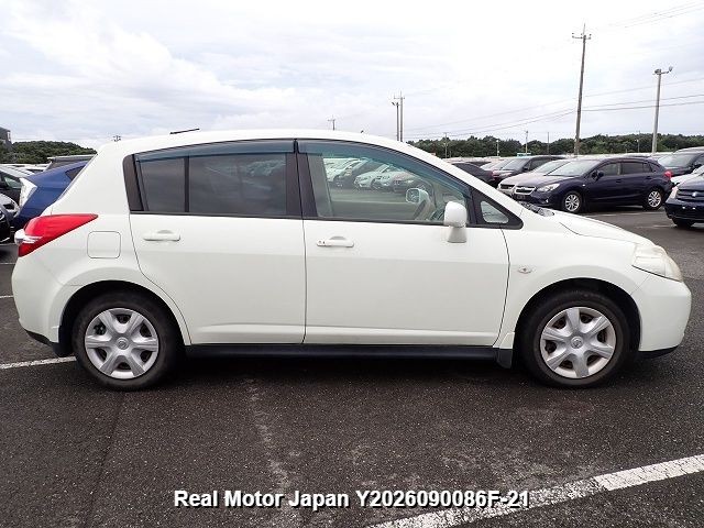 2011 NISSAN TIIDA thumbnail 4