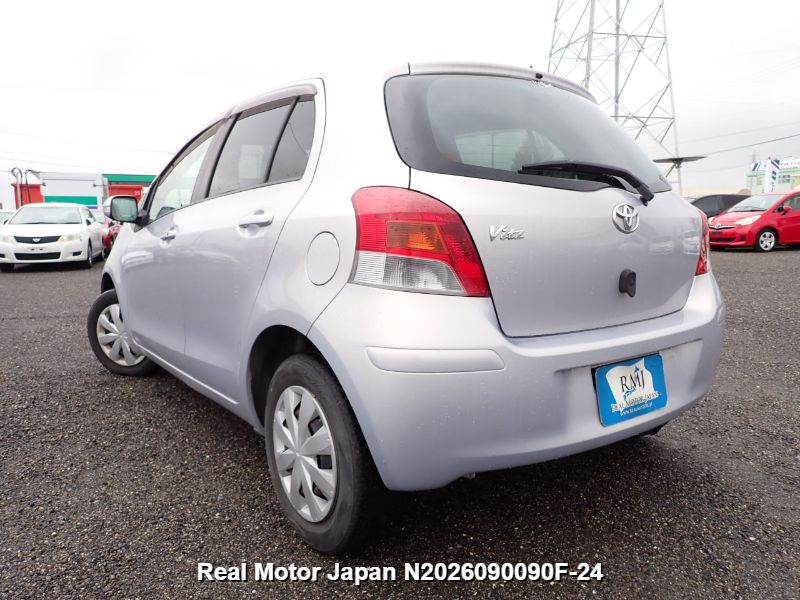 2009 TOYOTA VITZ thumbnail 3