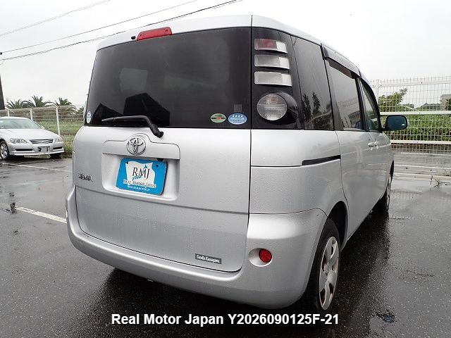 2010 TOYOTA SIENTA thumbnail 4