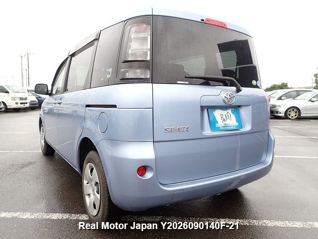 2011 TOYOTA SIENTA thumbnail 3