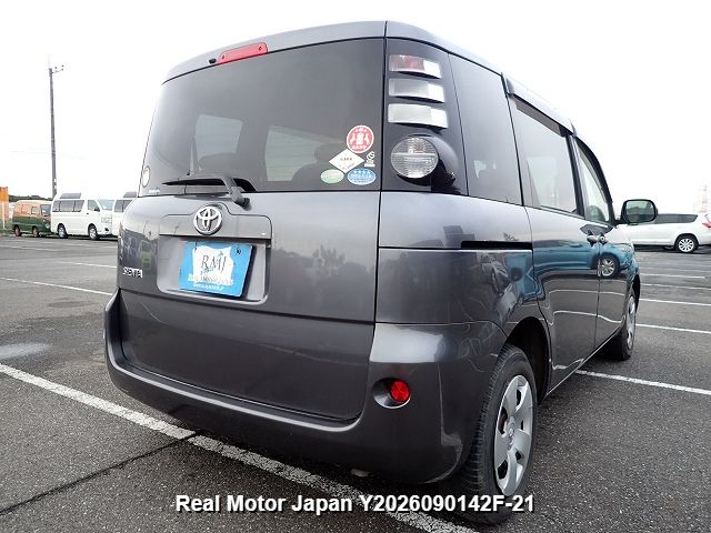 2010 TOYOTA SIENTA thumbnail 4