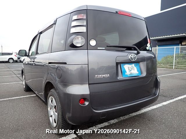 2010 TOYOTA SIENTA thumbnail 3