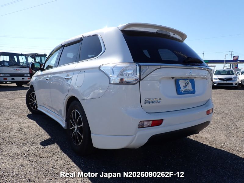2015 MITSUBISHI OUTLANDER PHEV thumbnail 3